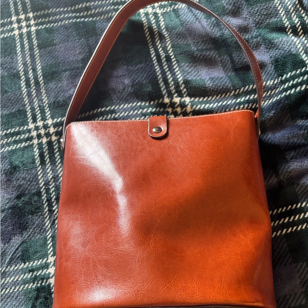 Elegant Brown Leather Handbag